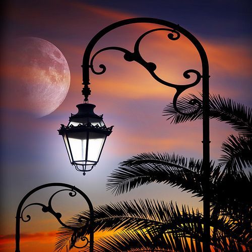 bluepueblo:  Moon Silhouette, Italy photo via Людочка 