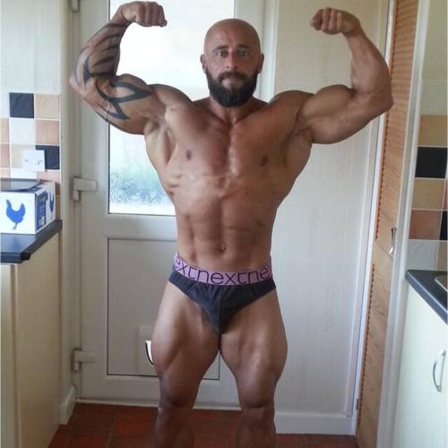 Gavin Jones adult photos