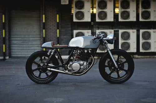 caferacerpasion:  Yamaha SR500 Cafe Racer Type 2 by Auto Fabrica. Una Cafe Racer elegante que mezcla lo clásico y lo moderno. http://www.caferacerpasion.com/yamaha-sr500-cafe-racer-type-2-auto-fabrica/