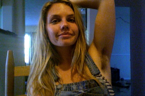 hairypitsclub:  overalls and fuzzes back from the beach :~) 