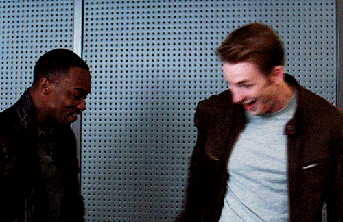 chrisevansupdates:Chris Evans in the Captain America: Civil War Gag Reel
