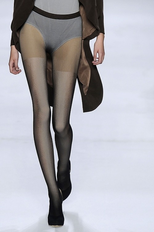 petapeta:  ZsaZsa Bellagio  Nina Ricci S/S 2009