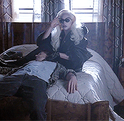 justtouchedawkwardly:   And you said she improv’d “Your boy has a jawline for days.”Yes it was the l