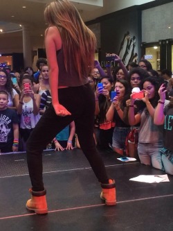 villegas-news:  Jasmine performing in Orlando