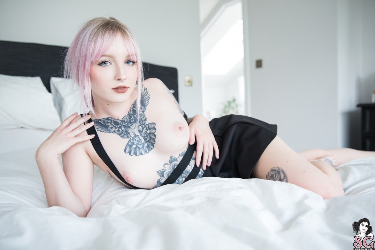 simply-suicide-girls:  RUNA - THE LITTLE DEATH   Runa is a hopeful, so if you are