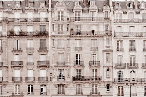 explorier: Parisian buildings