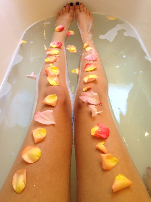 Legs & flowers. porn pictures