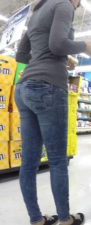 beautifulbuttsinjeans:  Creeps of the day ;)