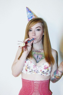 redheadkatielove:  follow my blog