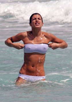 sexy-pokies:  Elisabetta Canalis