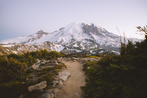 Hiking around Mount Rainier at Twilight with Katie || IG: BToneVibes