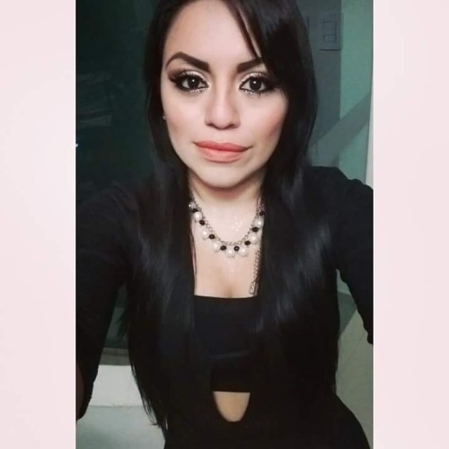 amateurmexicovip:  Nos mandan a esta morenita de Sinaloa 🍺