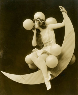 the1920sinpictures:  Kittyinva: 1915 Sybil