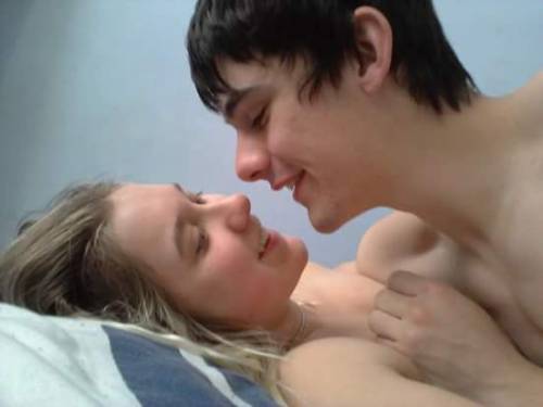 inzestgirl:  realtsecniblog:  OMG REAL brother sister *-*   cant wait