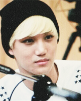 jongin-a-blog:  Kai looking gorgeous with his new blonde hair~ 