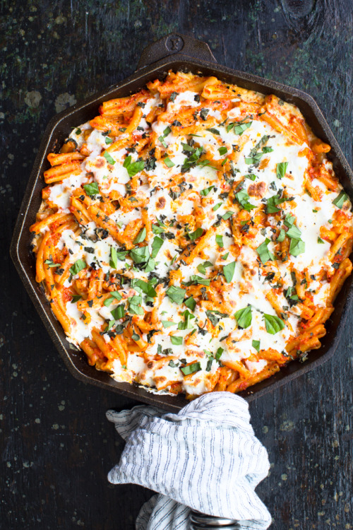 prettypasta:Baked Red Pepper Pasta