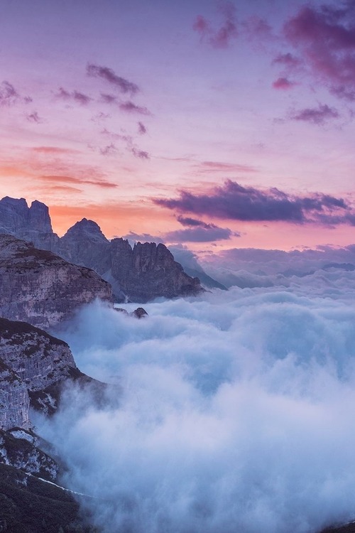 Porn photo 0rient-express:  Morning clouds in Italy