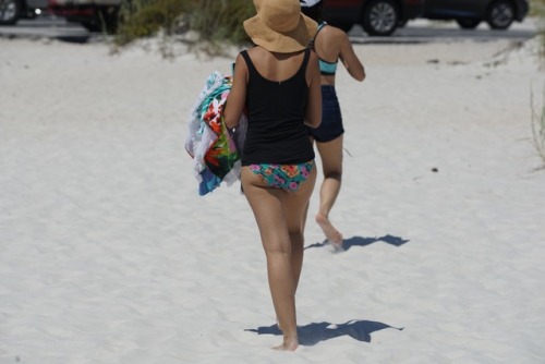 thialandlove: Share this photo for a chance to see her face and more shots ! :) share share share !