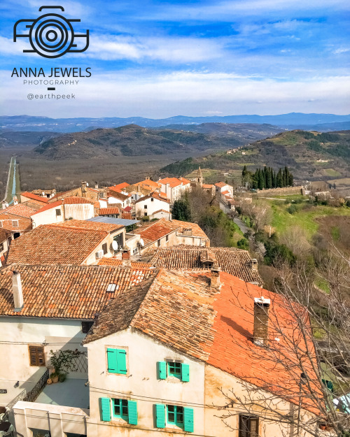 Motovun - Croatia (by Anna Jewels (@earthpeek)) https://www.instagram.com/earthpeek