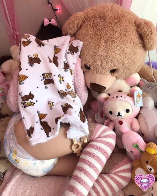 littlealiennymph:   🧸 where’s the baby? 🧸 