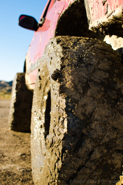 sex-mudandjeepsthatroll:  Who says Southern California is in a drought? I still found some mud for the old girl. Hungry Valley SVRA, Gorman, CA Brendan Daly Photography