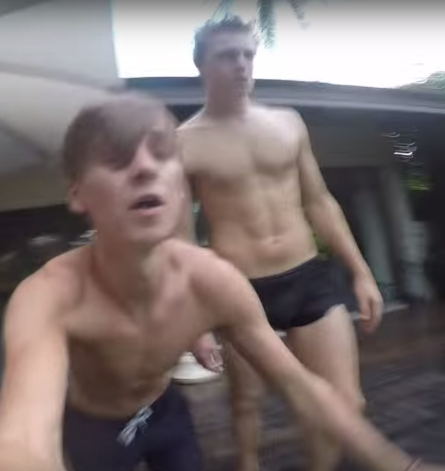thatcherjoe — joe-sugg-lover: Caspar Lee in boxers (bulge...