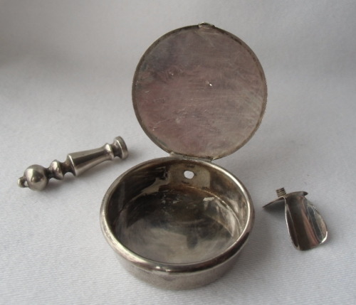 Portable ashtray or “pocket butler” made from sterling silver, Victorian era.