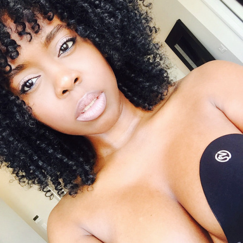 Ayisha Cottontail SneakyVaunt girl-crush-worthy cleavage!