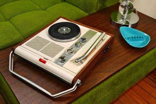 There was one of these in our house when i was a kid. I mean the ashtray. #ahthe70s #recordplayer #v