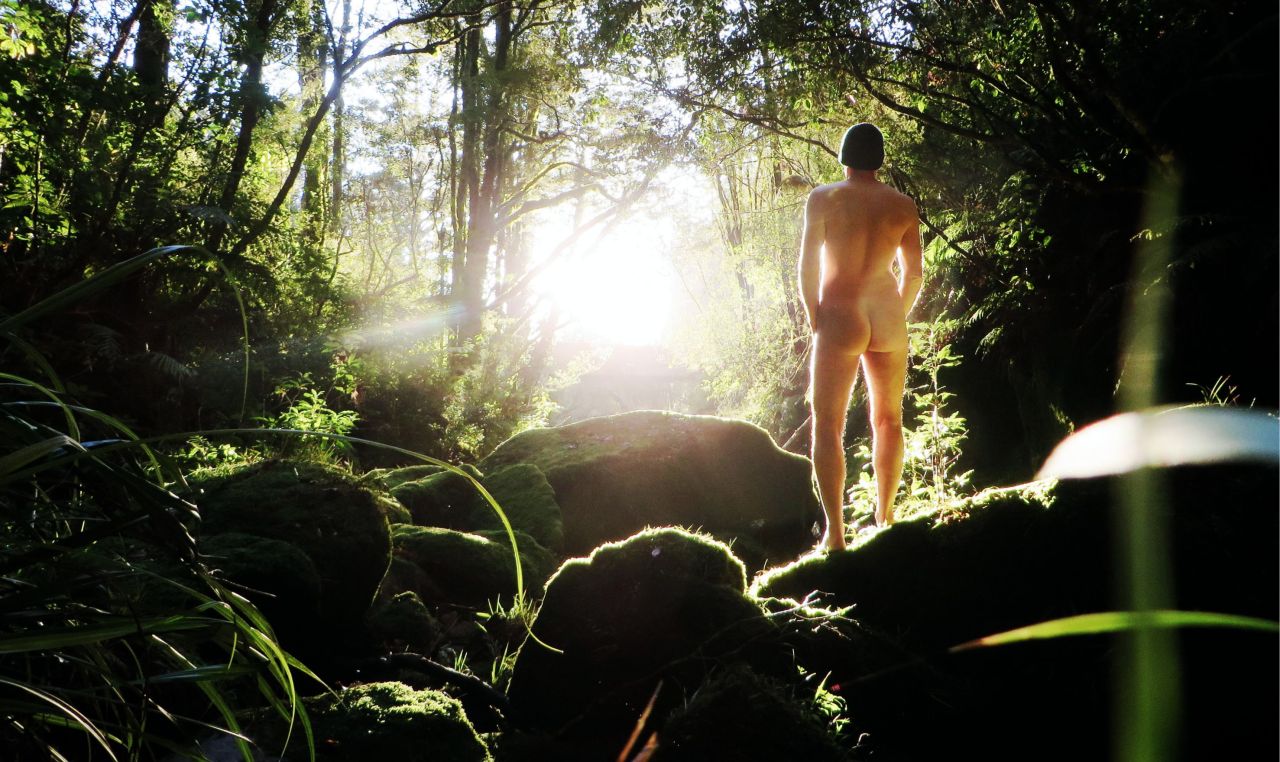nudusforis:  Nude, greeting sun on the shortest day (OK, so maybe a day early but