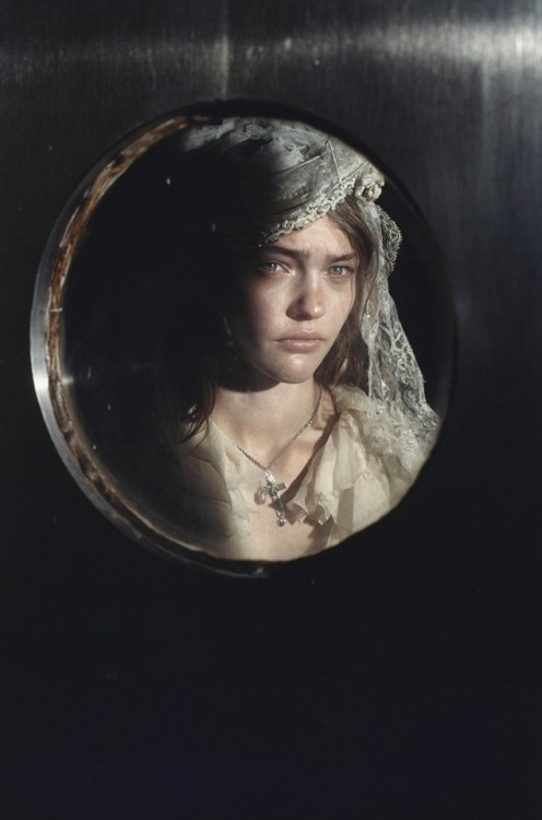 editorialie:  Sasha Pivovarova in Just Married, Numero #67 October 2005, by Peter Lindbergh   