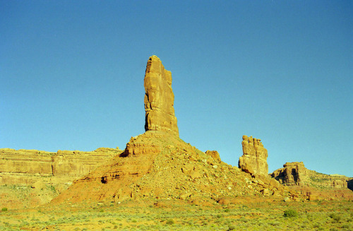 geologicaltravels:1999: Erosion of the Cedar Mesa Sandstone (Permian) gave Utah the Valley Of The Go