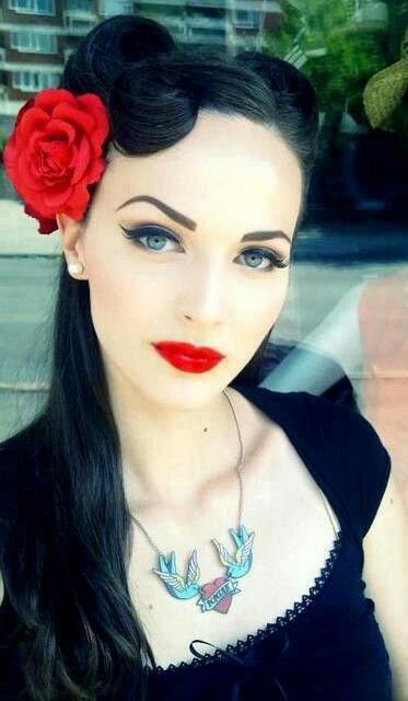 rockabillychickus:  Beautiful hair style, loving this. xrockabillyclothing50s.com