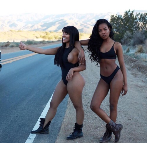 bombshellssonly:  @hollyjoso @prettyjayy   I’d definitely give them a ride!