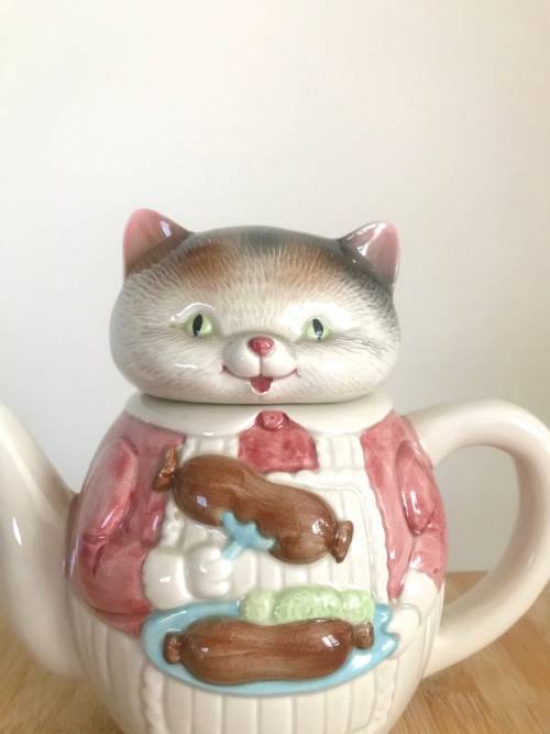 littlealienproducts:    Vintage ceramic Cat adult photos