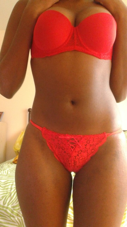 liquoricebiatch:  New undies! 🐱