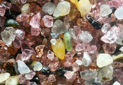 dolliecrave:  Grains of sand magnified to 250 times 