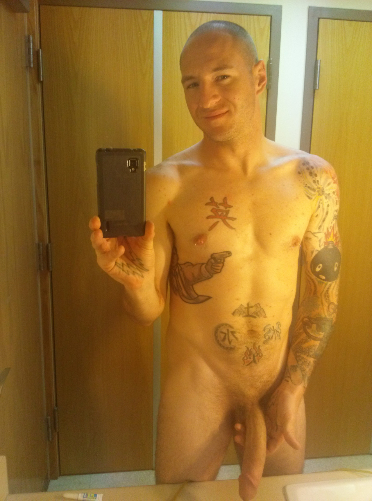 randydave69:  onlyamateurpics101:  2sthboiz:  LOVE A MAN IN BIZNIZ SHIRT N TIE, LOVE