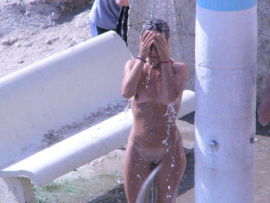 priscillastuff:  Outdoor showers - There is nothing more unnerving than showering