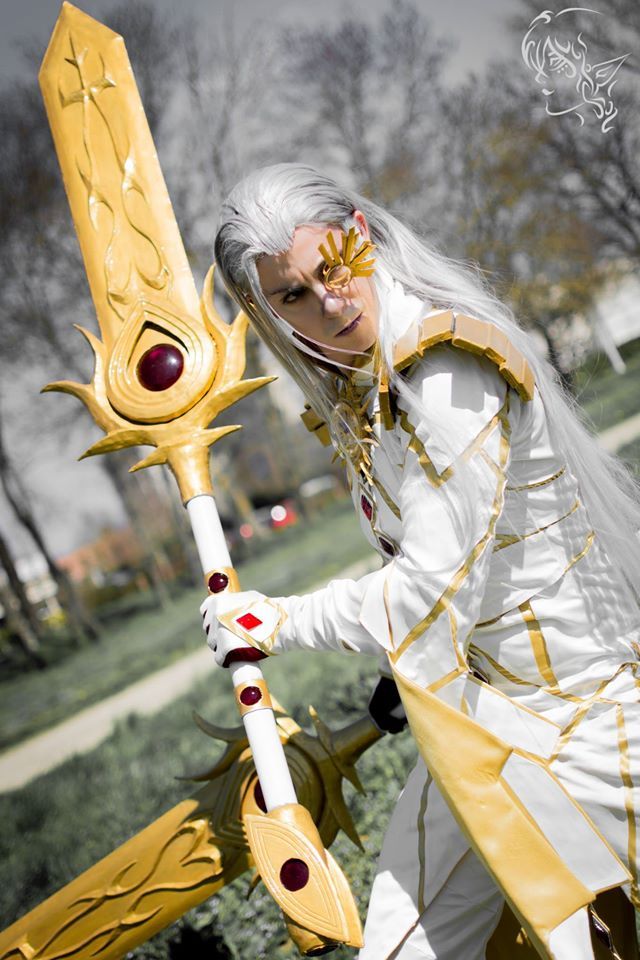 cosplaysleepeatplay:  Mashed / Unmasked Balder from Bayonetta 2. Look the weapon