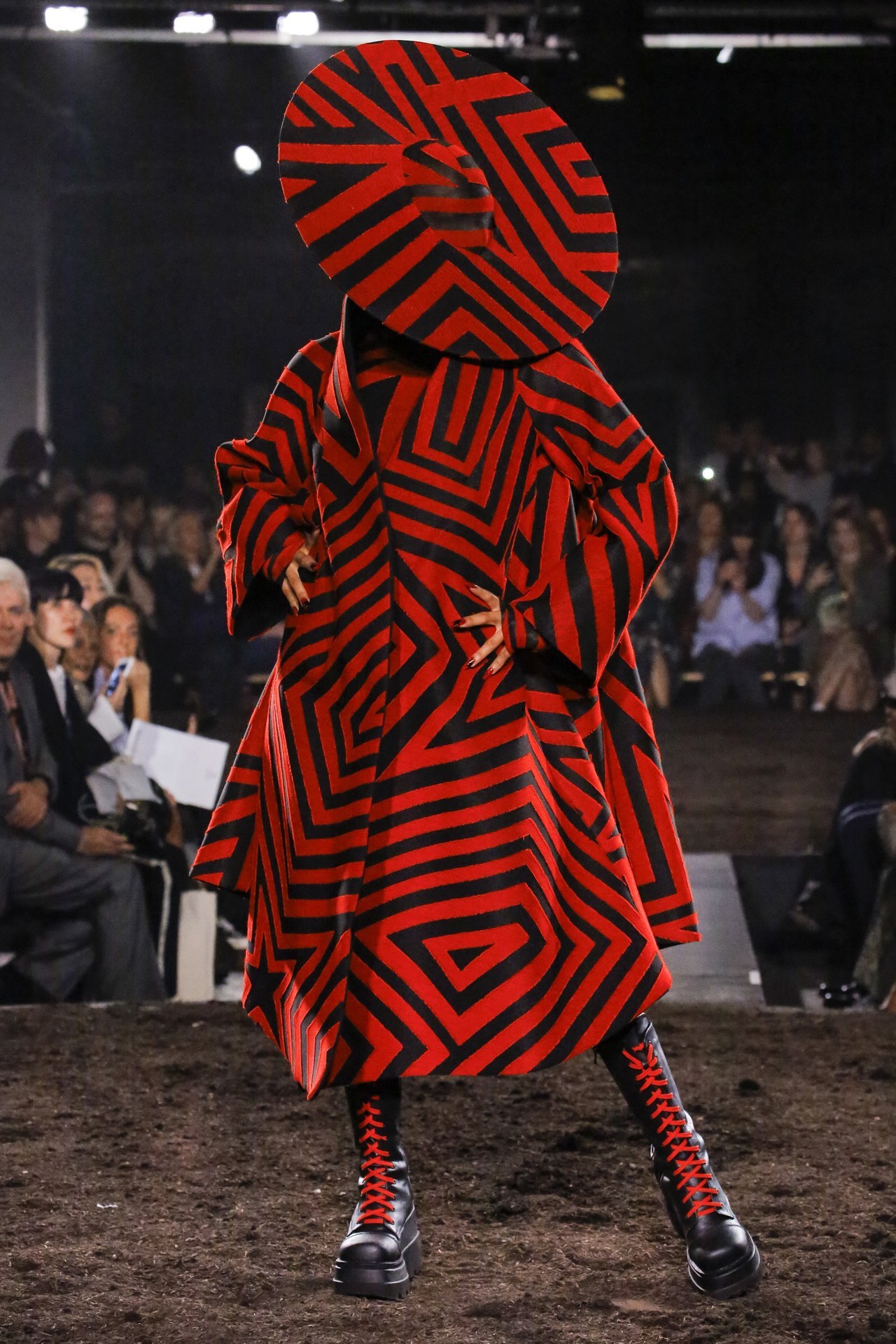 yeah-yeah-beebiss-1:  therudecouture: Gareth Pugh Spring 2019 Women’s collection
