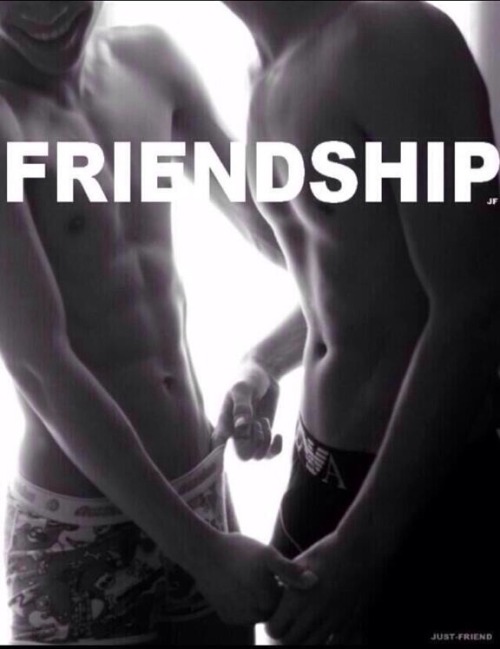 collegejocksuk:  That’s what friends are for …