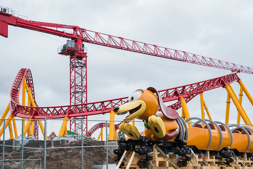cruzinwithdisney:    Toy Story Land’s Slinky Dog Dash Arrives at Disney’s Hollywood