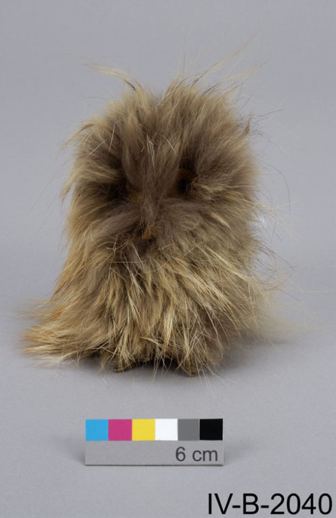 cheongsaam:Two Ookpik toys, Nunavut, left is undated, right is pre 1977Found in the Canadian Museum 