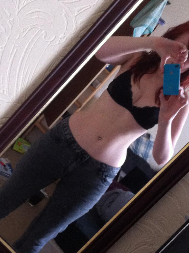 shooting-myself:  Tight jeans, tight bra..