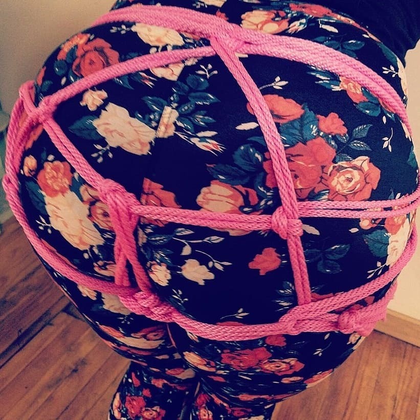 agreeableagony:Booty basket hip harness self tie 🍑 This is by far one of the comfiest