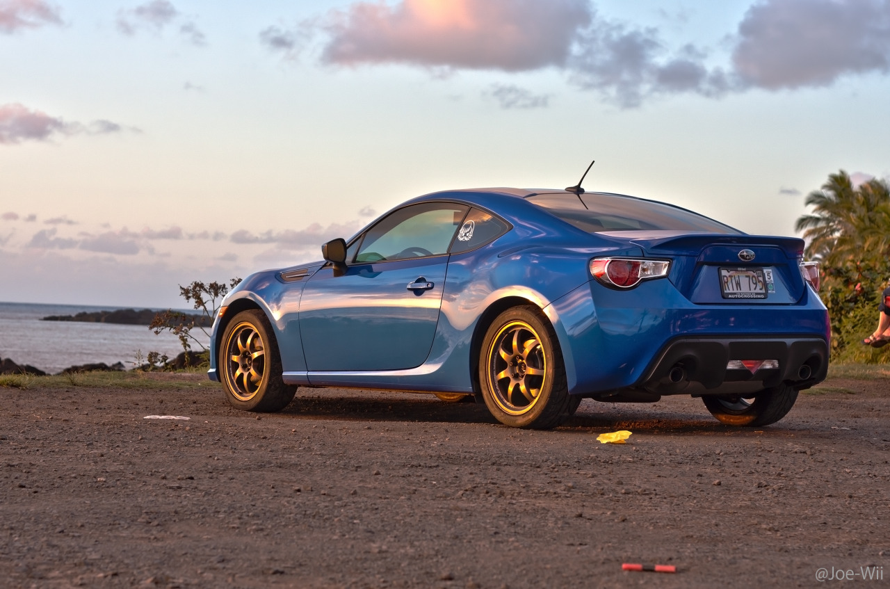 Subaru BRZ Р Toyota gt 86