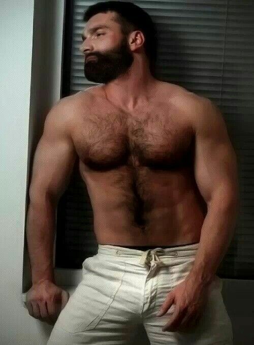 tantalizing-torsos:  Tantalizing Torsos!