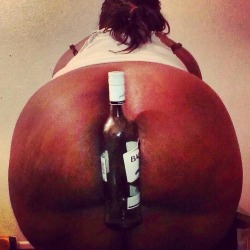 iluvbbwass:  Drinks on her #iluvbbwass