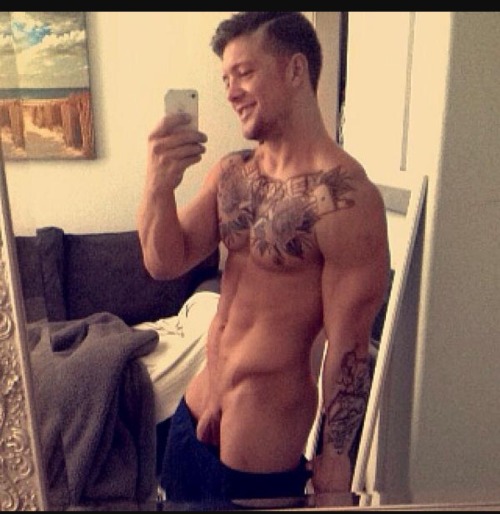 sexyandmuscle:  The wonderful Sebastian Kross..